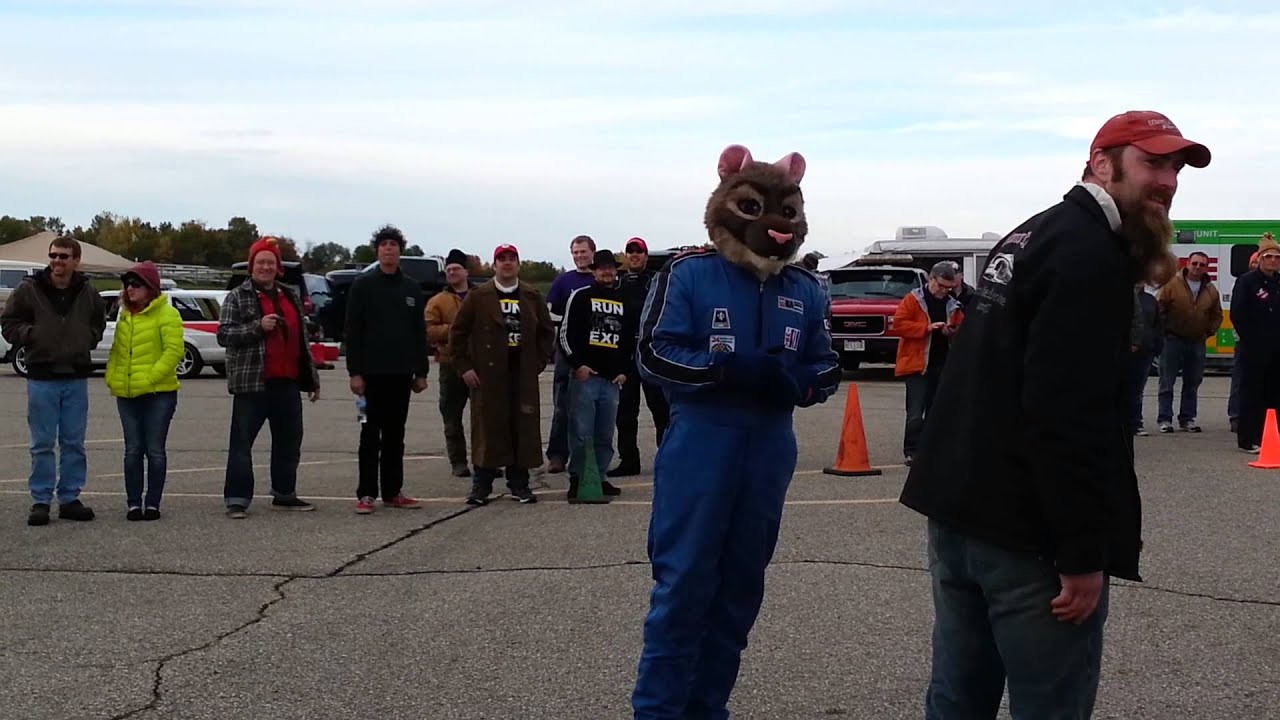 24 hours of Lemons Gingerman 2014 the end...with a big rat. YouTube