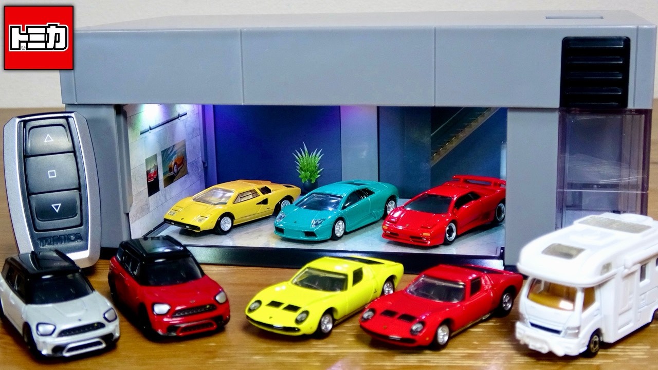 Now Remote-Controlled! 6 Lighting Colors☆ tomica GARAGE Smart