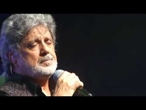 Dariush Aroosak  live performance