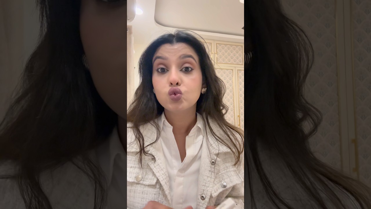 Best lipgloss in just 100rs 