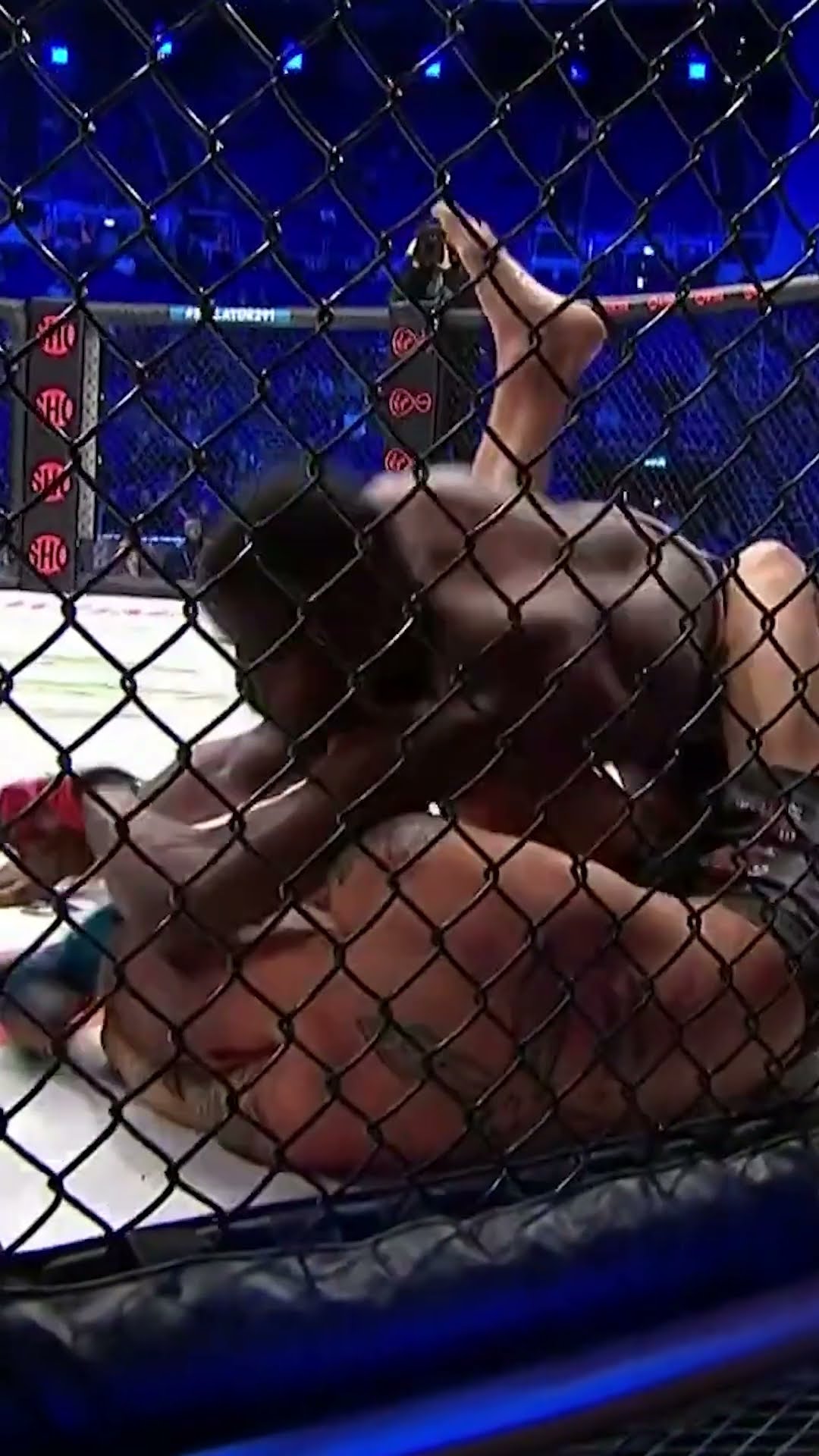 And just like that Kenny Mokhonoana was able to turn the fight around! #MMA #PFL #Shorts