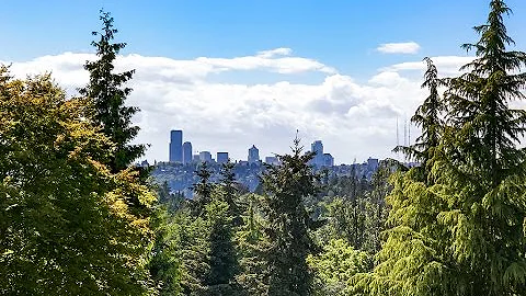 Bellevue :: Clyde HIll - Modern Living | Seattle View