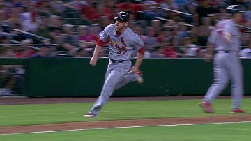 STL@ARI: Molina singles to left to drive in Moss