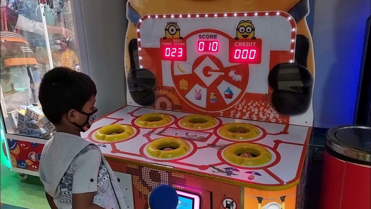 Playing HAMMER Hitting Game in Mall YouTube