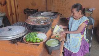 BIRRIA DE PUERCO En Este Dia Lluvioso Por El Ciclón Boris | Doña Lupita