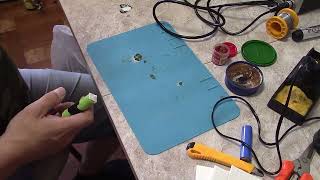 видео: Замена аккумулятора в светильнике картинка: Замена аккумулятора в светильнике