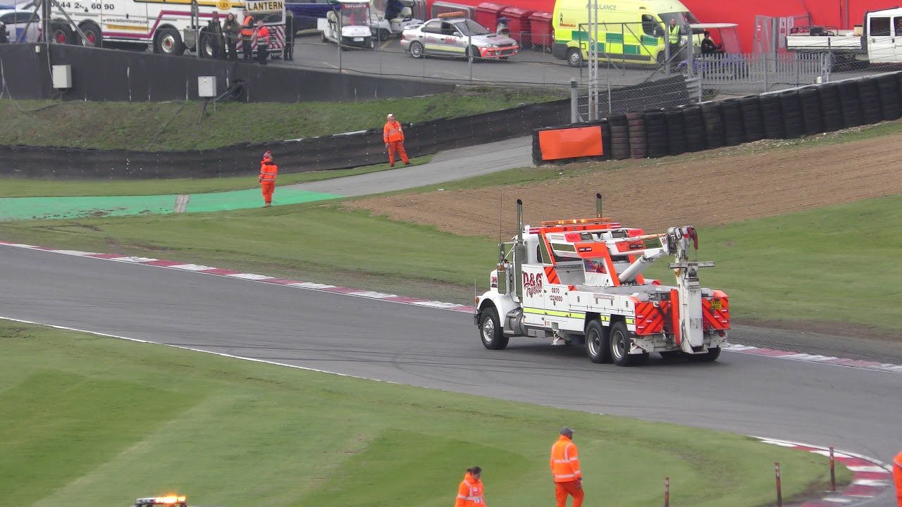 f1 news D&G Truck recovery vehicle at Brands Hatch Truck Racing & Fireworks 4Nov18 1052am race 9