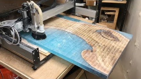 Surfacing the epoxy resin table