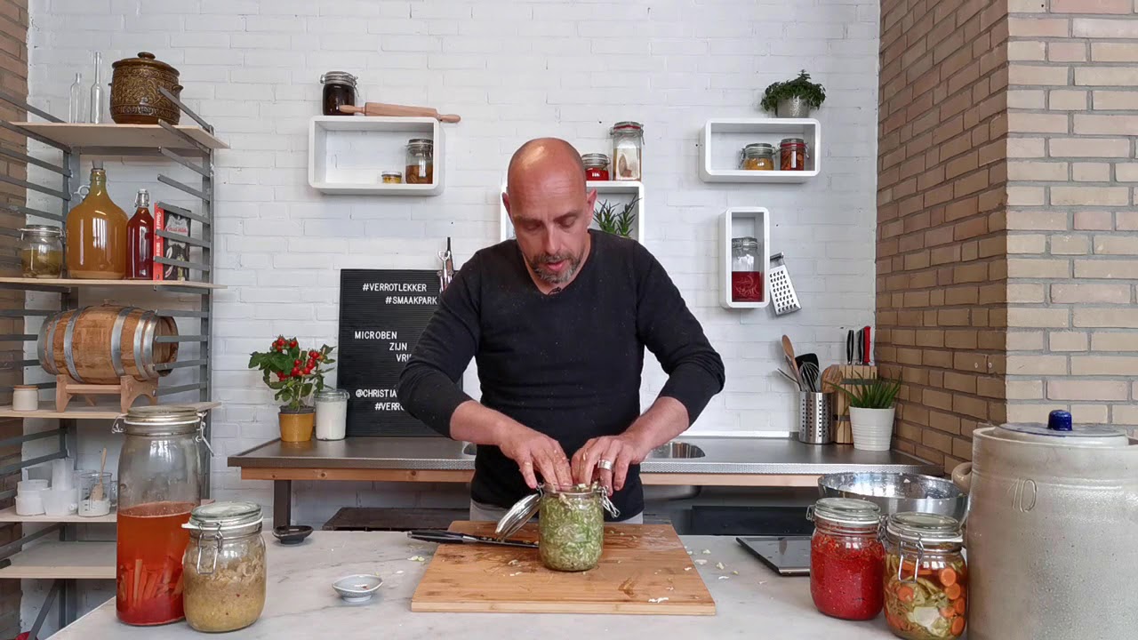 1.  Zuurkool fermenteren