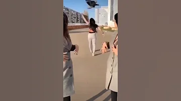 لا فى بينا لا عشرة ولا معرفة وابصم بالعشرة 