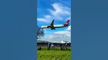 Virgin Atlantic Boeing 787 landing at London Heathrow #aviation #plane #pilot #planespotting #flying