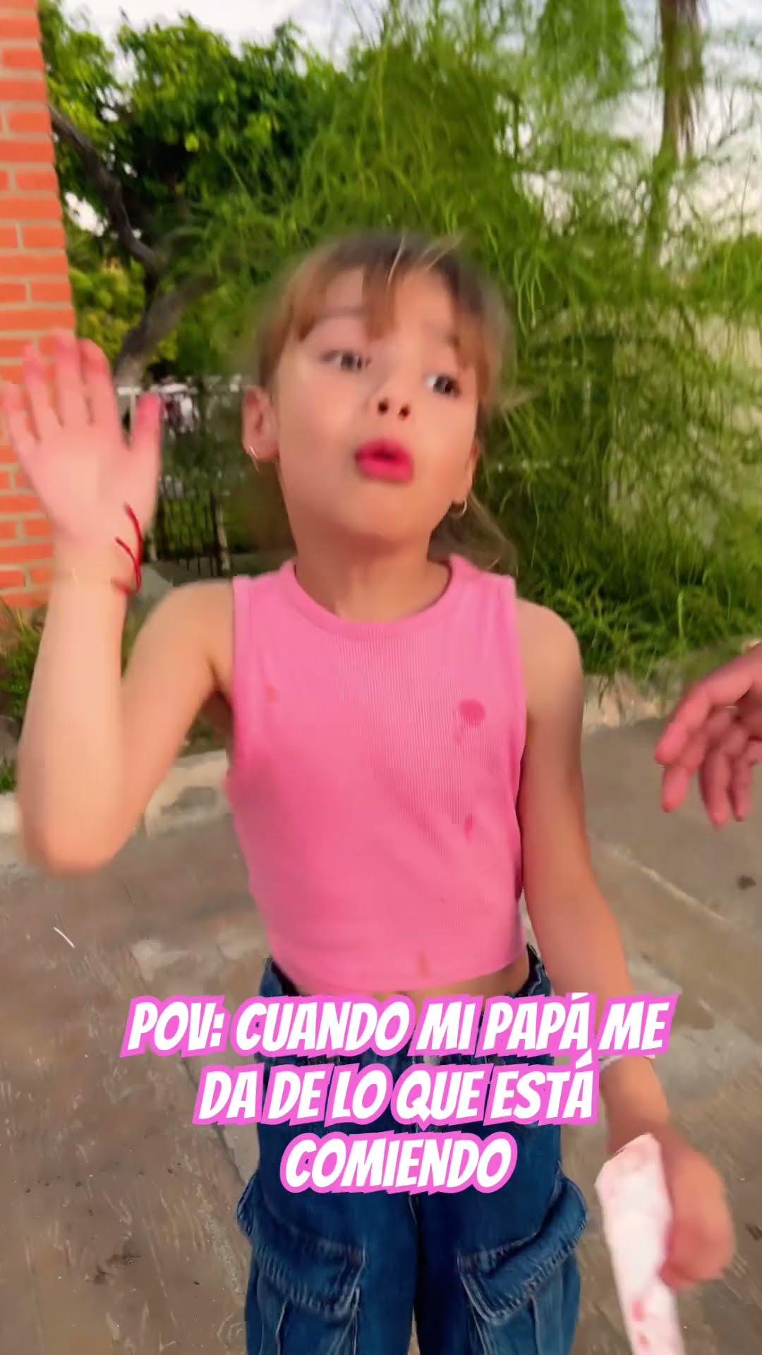 Cuando mi mamá me da algo gastado ?#humor #cosasdefamilia #comedia #shortviral