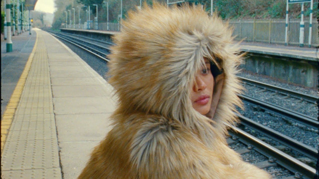 在 YouTube 上观看 Unflirt - Differently 在 YouTube 上观看 Unflirt - Differently