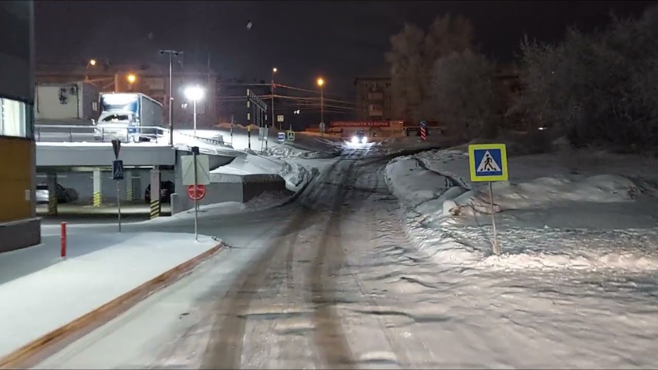 ПО ПУСТЫННЫМ УЛИЦАМ НОВОСИБИРСКА