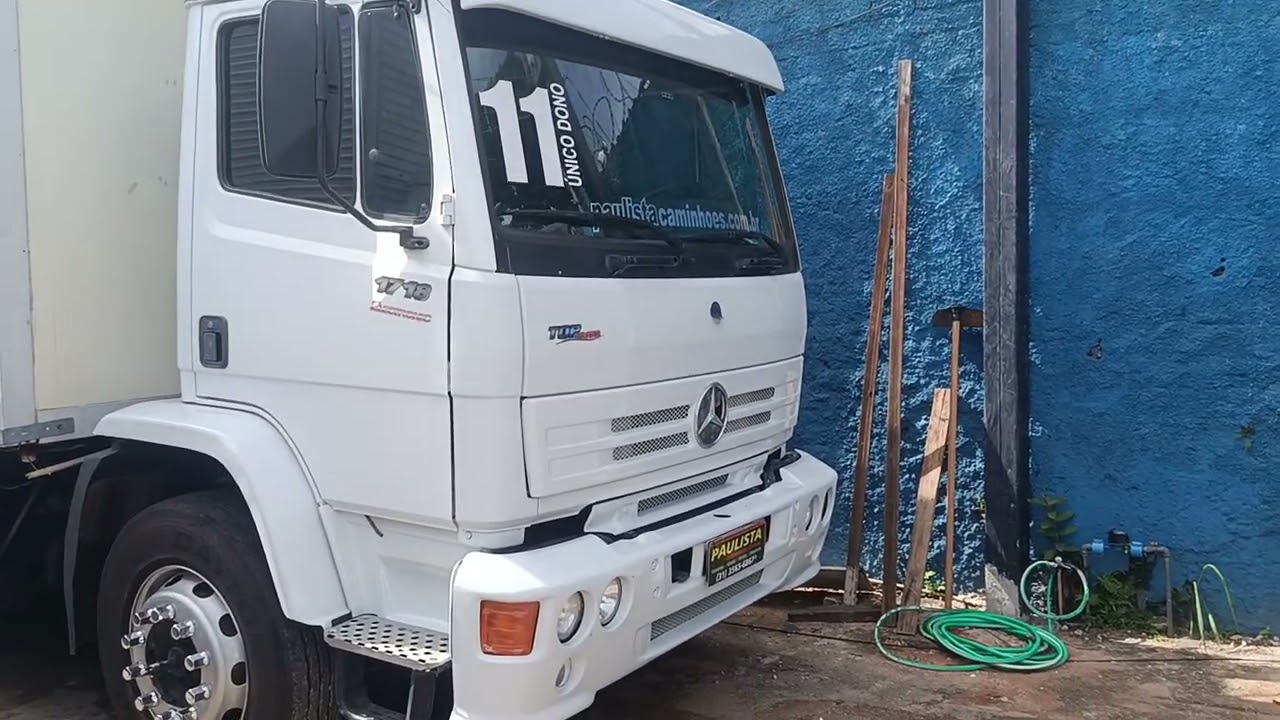 Mb1718 2011 único dono impecável vale a pena conferir vendo  (31)98589.7579 paulistacaminhões 20anos