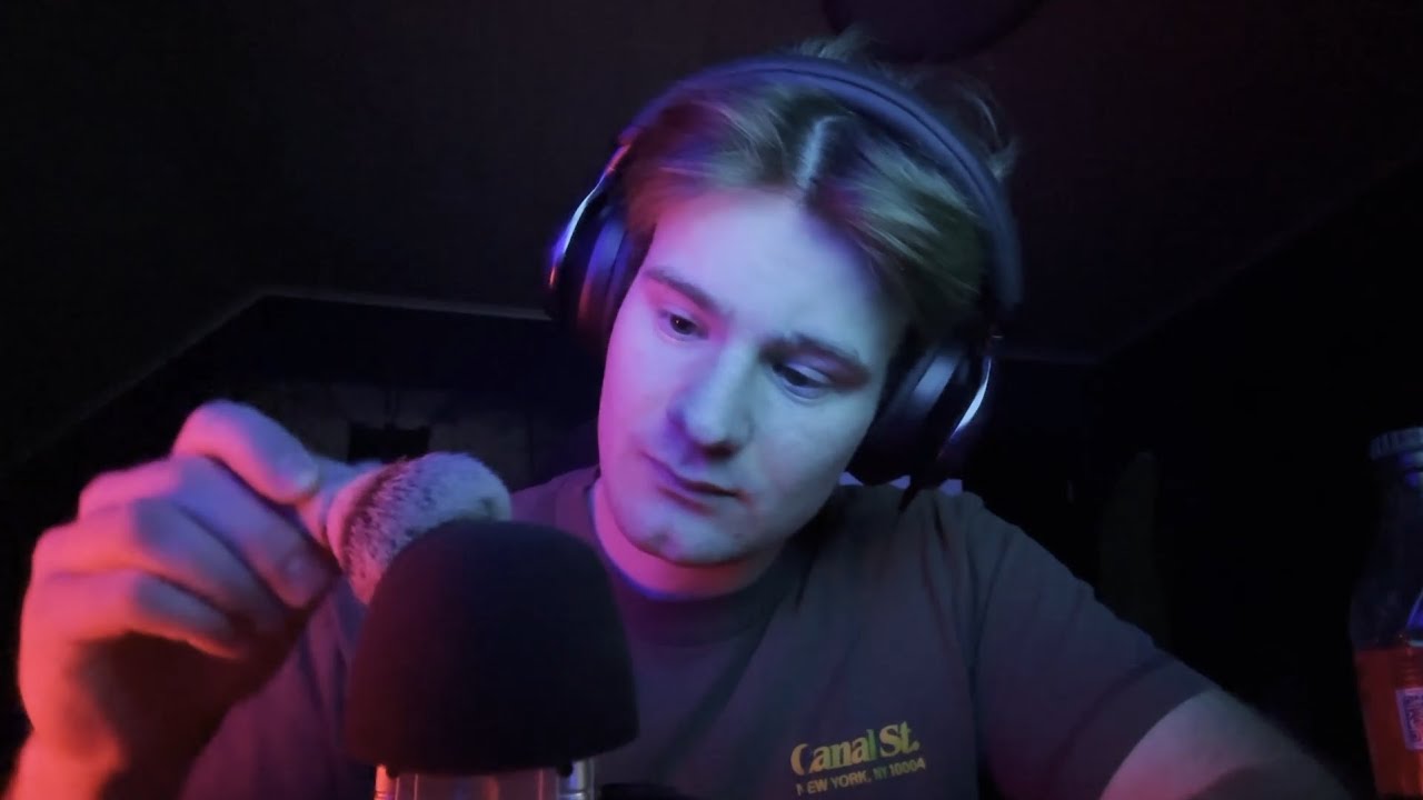 ASMR Mic brushing
