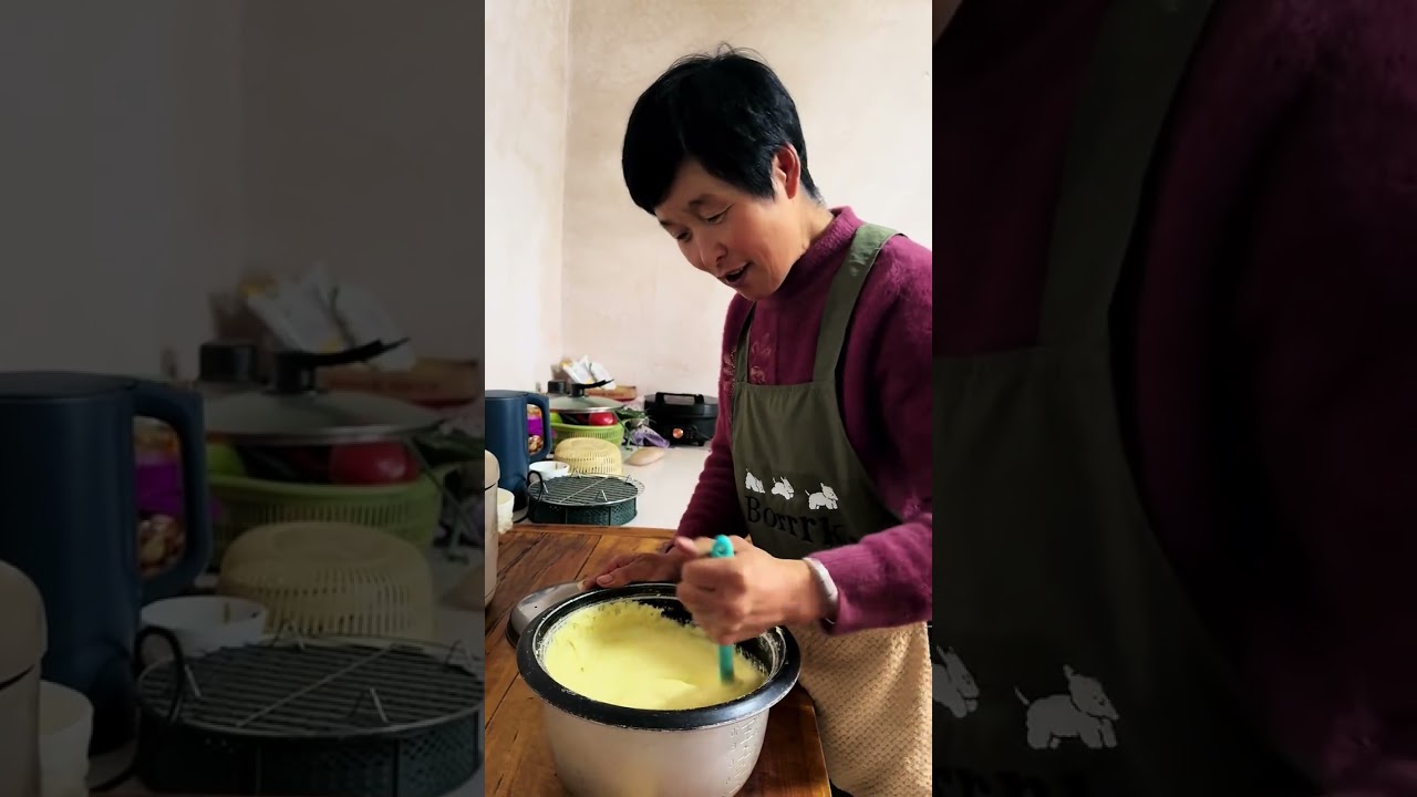 跟妈妈学做糜面馍馍 #简简单单的农村生活 #创作者中心 #创作灵感 农村的下雨天，就是老天爷给老农民放假了，大家一起跟着妈妈做糜面馍馍吧！#我的乡村美食