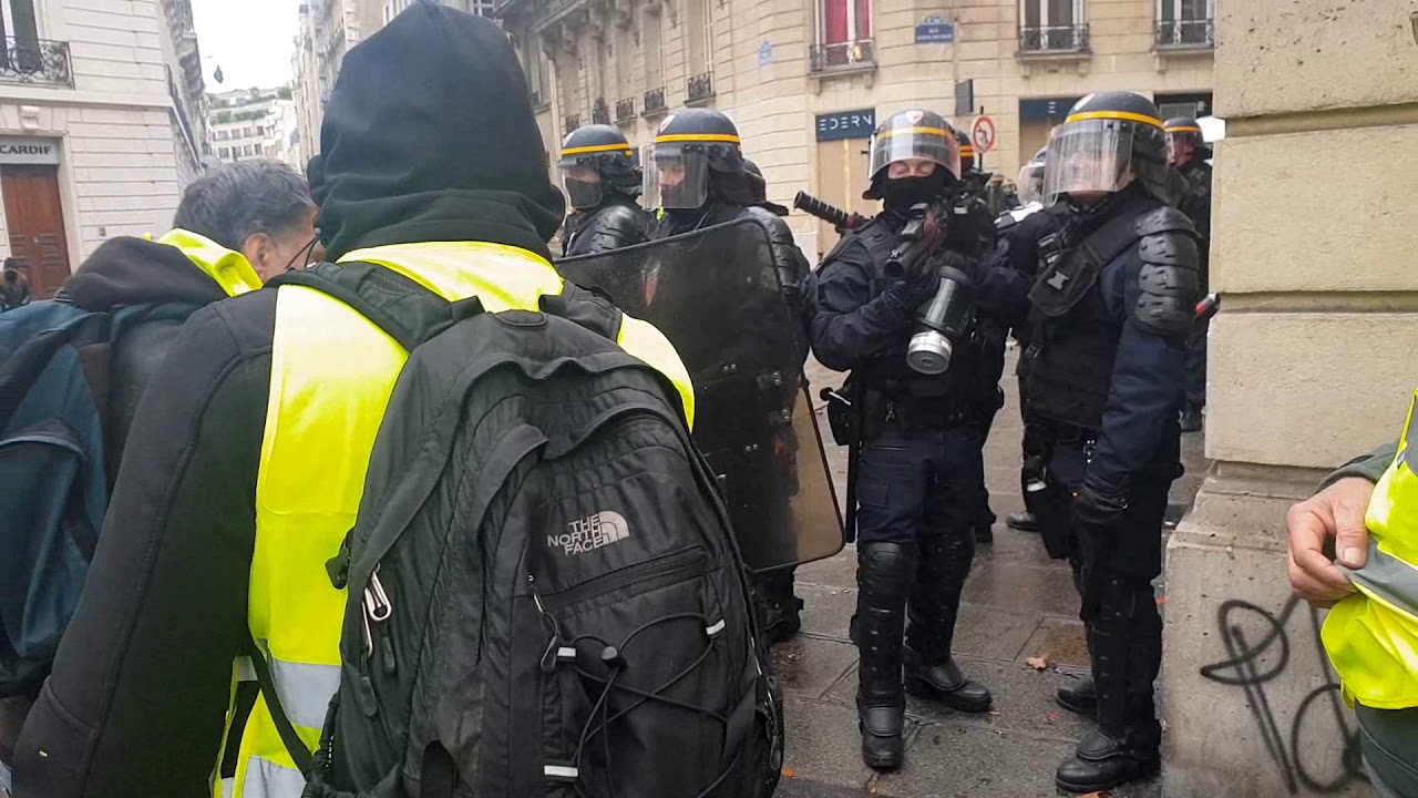 Gilet Jaune Je Me Fais Gazer Par Les Crs