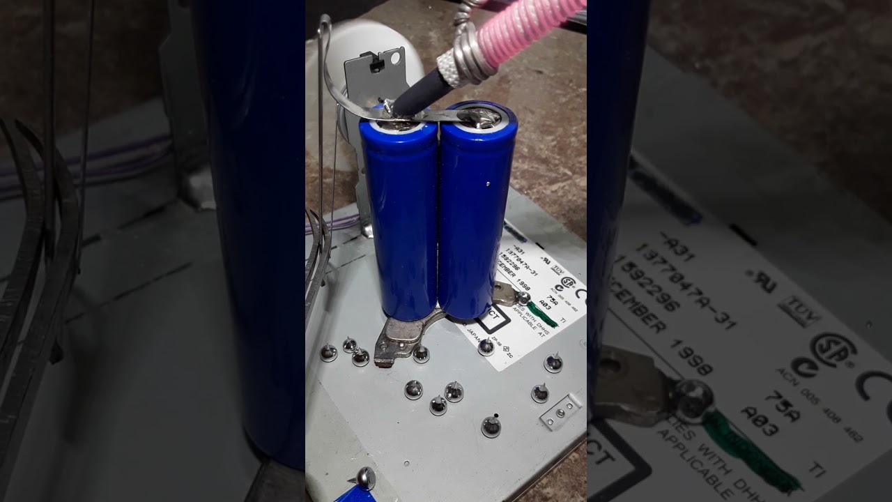 " Amazing Idea " Como Soldar Bateria con Estaño-Plata Fácil !