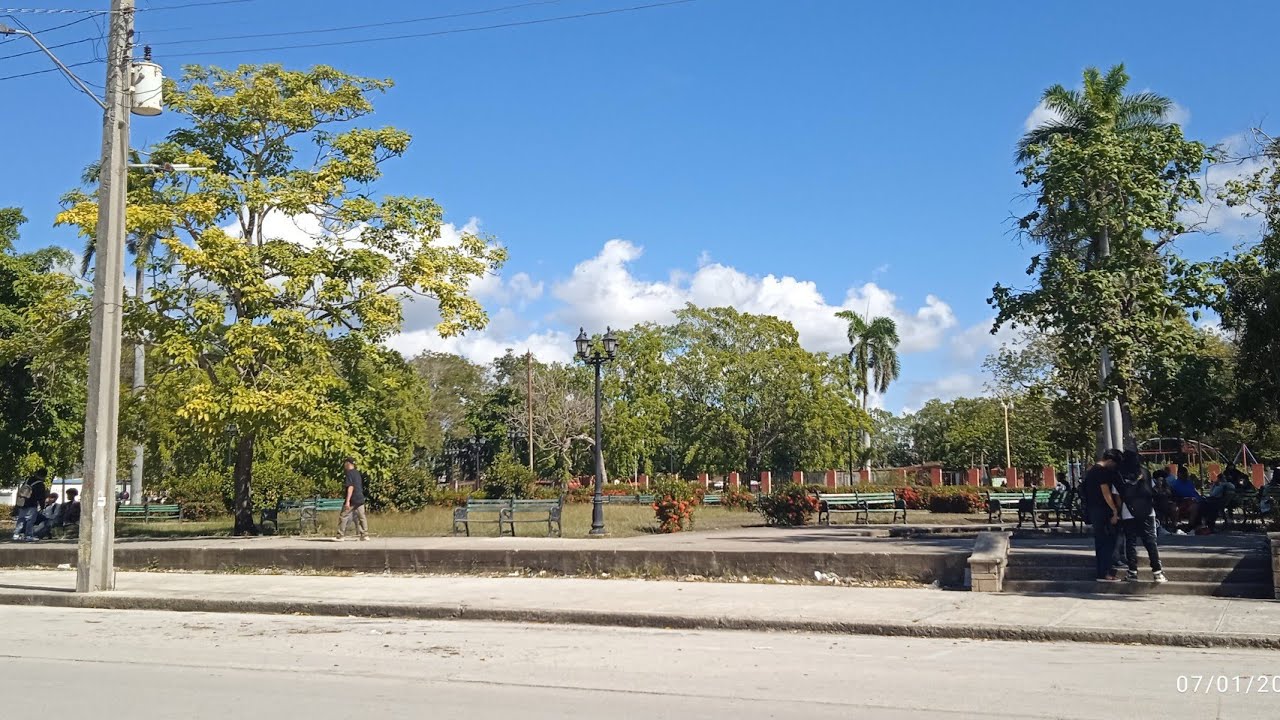 Parque infantil, ciudad Holguín, Cuba. 🇨🇺🏕️🏞️🏘️🛣️🚶