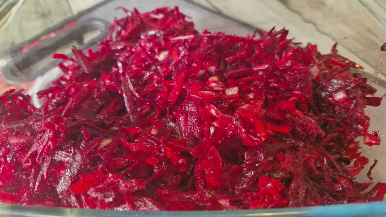 Идеальный салат для обмена веществ из сырой свеклы.