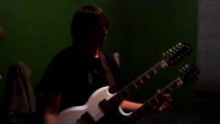 Video thumbnail of "thunderstruck acdc"