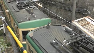 江ノ島電鉄　305F+2002F　トップビュー 　藤沢側　（江ノ電　300形　2000形　屋根上資料）