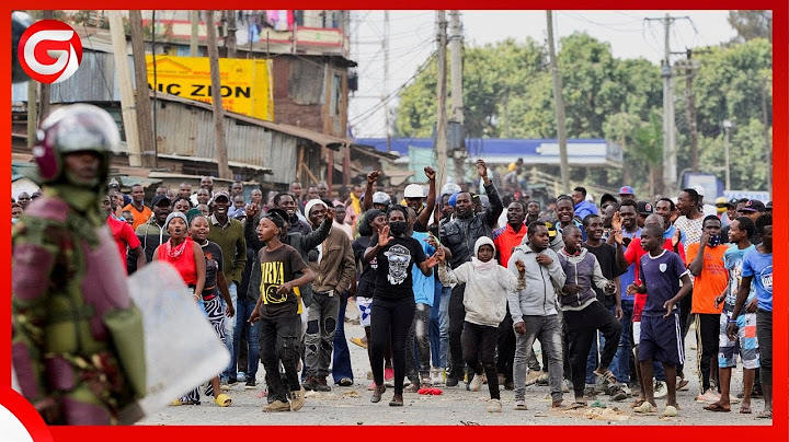VIJANA wa KENYA WAKIWARUSHIA MAWE na KUWAZOMEA POLISI KWENYE MAANDAMANO - HALI TETE!