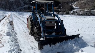 トラクター 除雪】トラクター 除雪排土板自作しました。 - YouTube