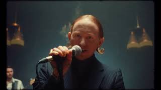 Смотреть клип Frank Carter & The Rattlesnakes - Man Of The Hour