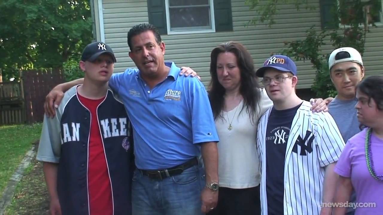 East Setauket family gets 'Extreme Makeover: Home Edition' this week - YouTube