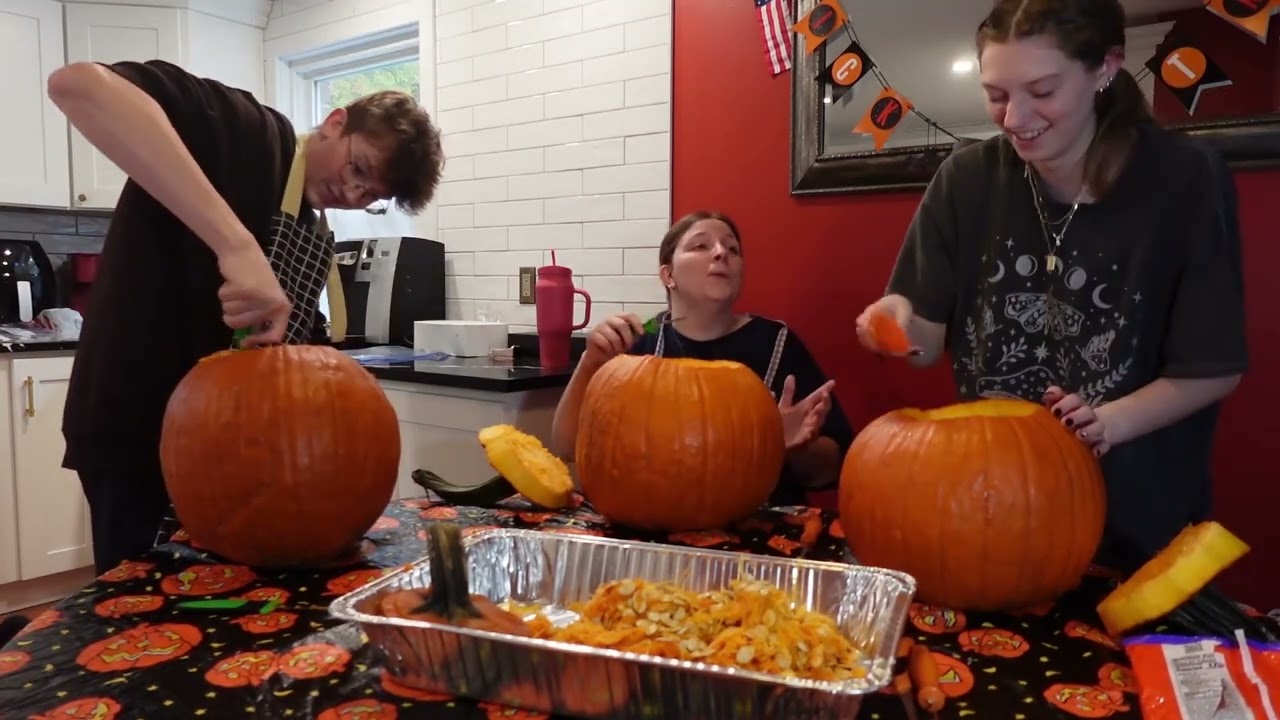 the gorls: annual pumpkin carving competition 2023