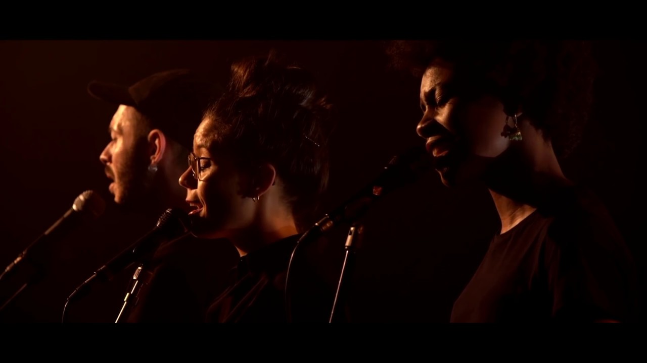 Anne Paceo - Bright Shadows / Contemplation (live) auf YouTube ansehen Anne Paceo - Bright Shadows / Contemplation (live) auf YouTube ansehen