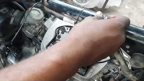 Rocker and tappet adjusting in bullet classic 350..