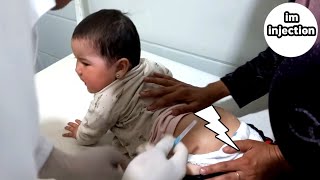 شاهد طريقة اعطاء  الحقن العضل للاطفال في الفخد والمؤخرة_ Intramuscular injection for a child