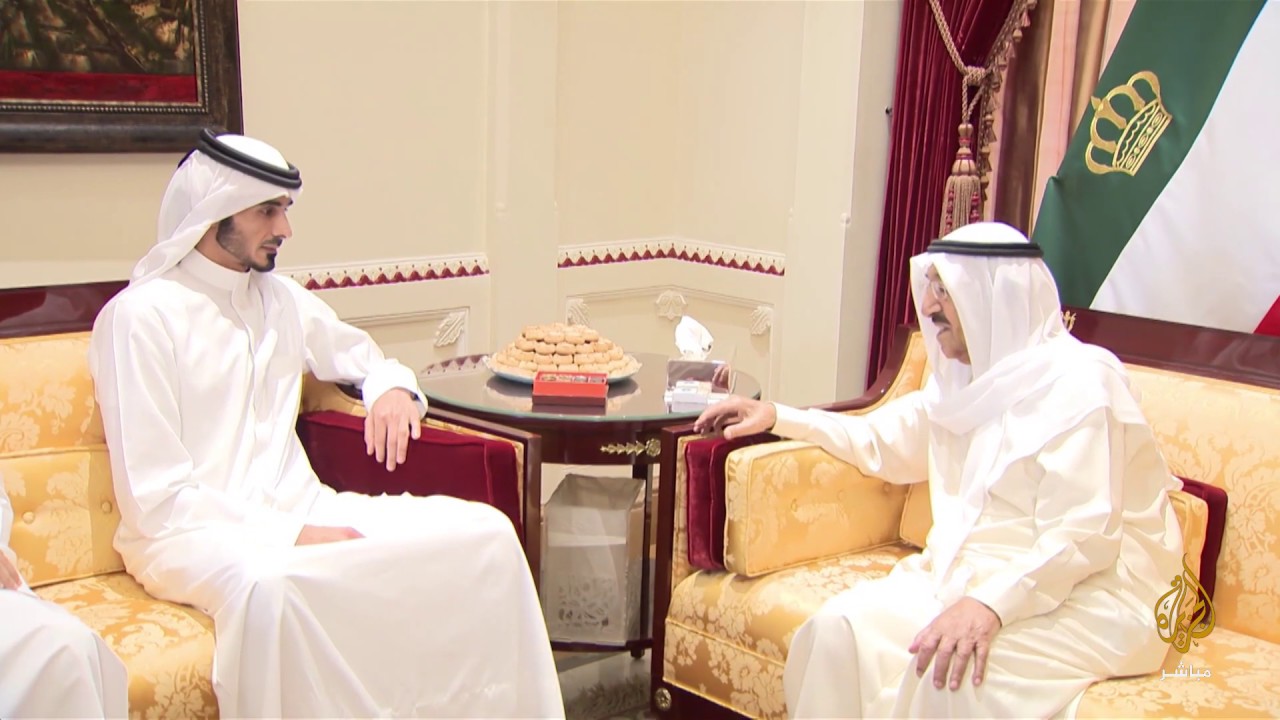أمير الكويت يتسلم رسالة خطية من أمير دولة قطر