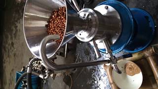 peanut butter making machine by May Xiang 196 views 8 years ago 32 seconds