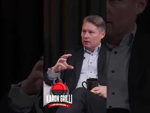 Elisan toimitusjohtaja Topi Manner Karon Grillissä
