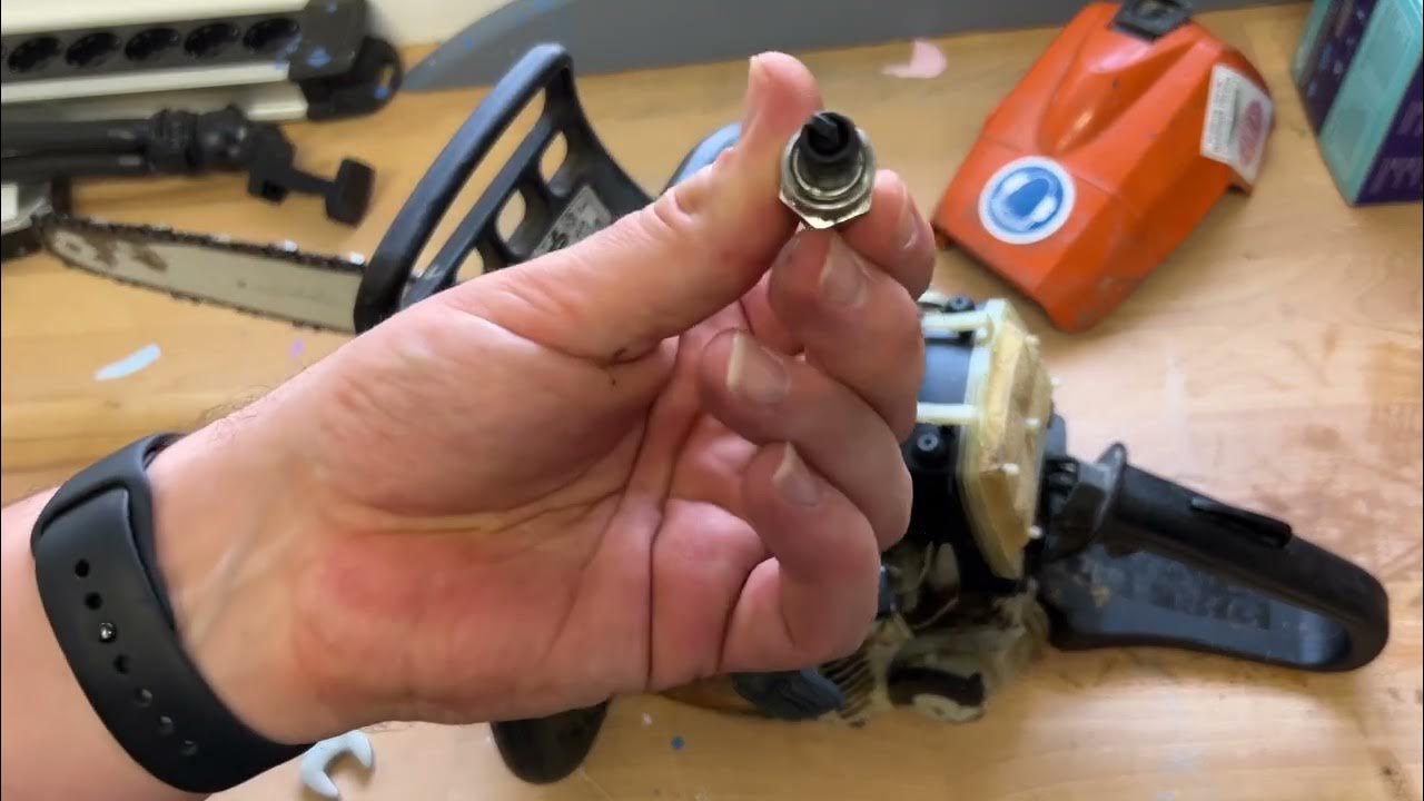 Zündkerze & Filter wechseln oder warten an Stihl kompakt Motorsäge ...