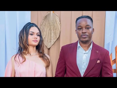 Fábio Hustle E a Sua Esposa. 