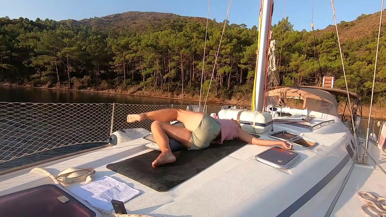 Hatha Yoga session, 30 mins, legs/hips/abs