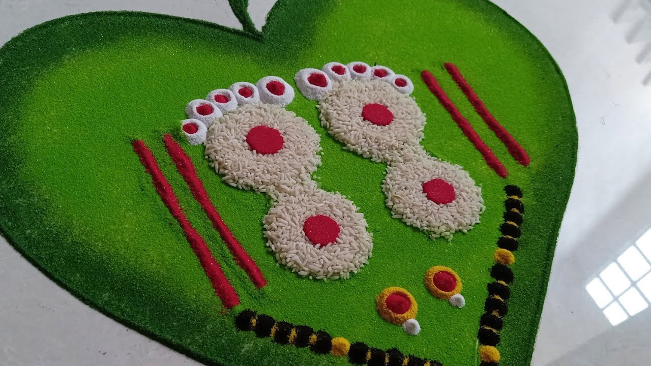 Mahalaxmi pooja special rangoli Navratri Diwali easy rangoli Lakshmi Paul paduka 2minute rangoli