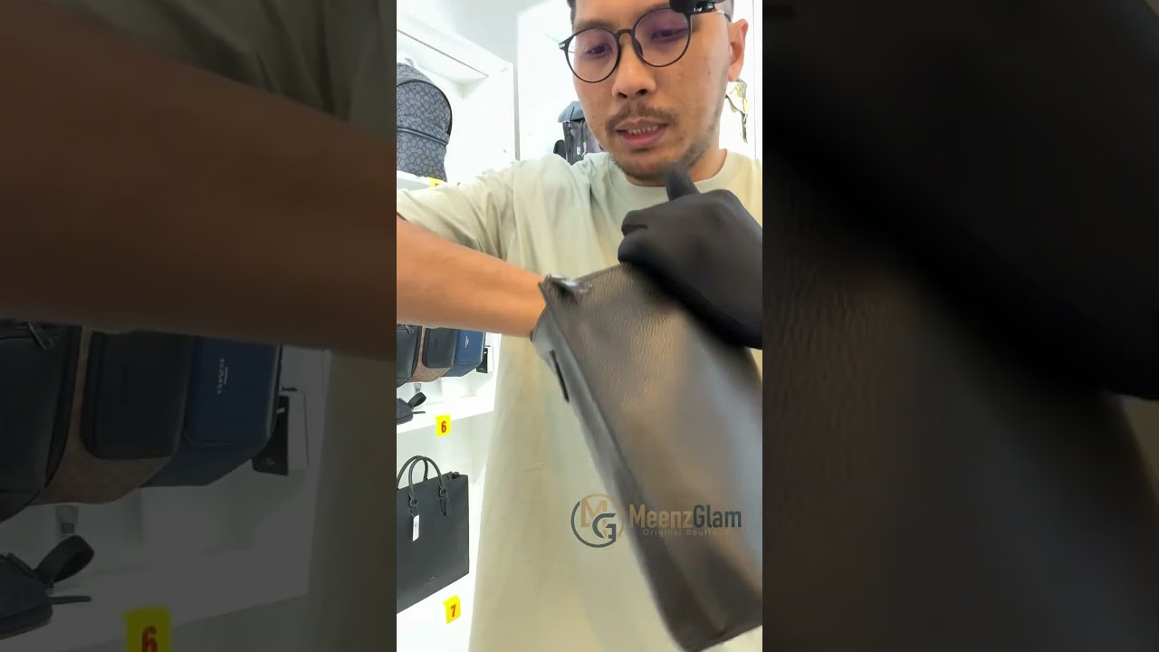 MG Review: Coach Carryall Pouch - 28614 (Black) - YouTube