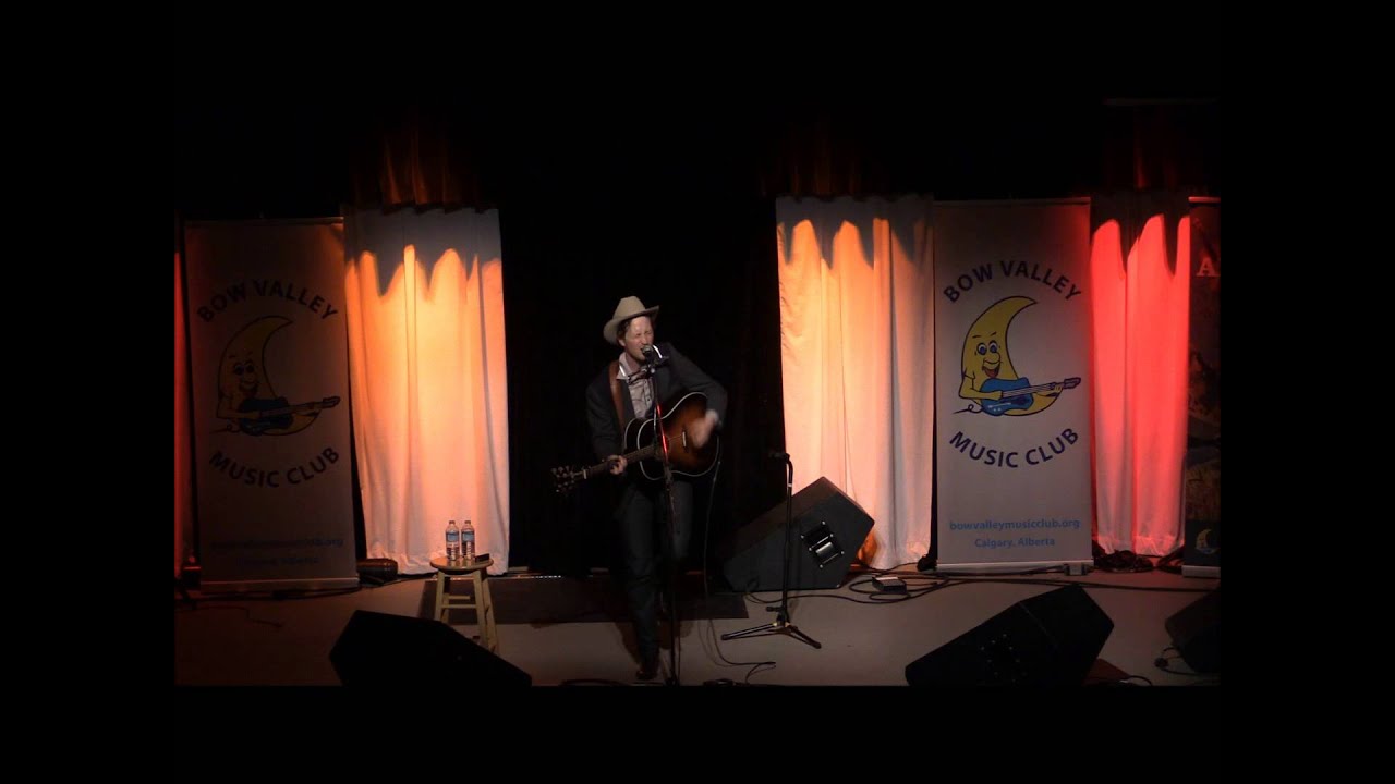 Del Barber - Living With A Long Way To Go live performance agreement