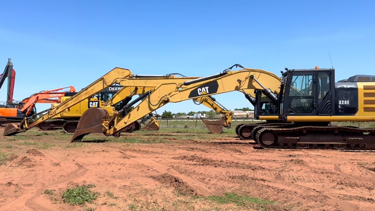 Long Reach Arm Excavator: A Visual Of A Cat 320 Standard Arm Vs A Cat ...