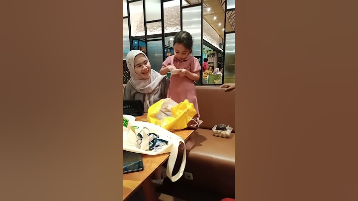 makan malam bersama anak cucu dan menantu happy guys di restoran Padang tebet