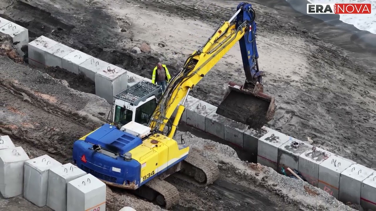Дълбоки бетонни опори укрепват алеята между Бургас и Сарафово