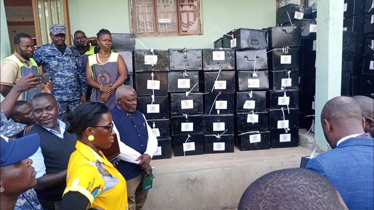 1 Box found without seal. Box 1 esangiddea teriko seal. Nameere vs Nalubowa