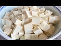 把豆腐切成丁，放锅里蒸一蒸，我家一周吃5次，每次上桌都光盘 #Tofu