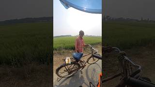 भाई की साइकिल की चैन फस गई 😢💯 #humanity #humble #helpinghands #helping #cycle #youtubeshorts